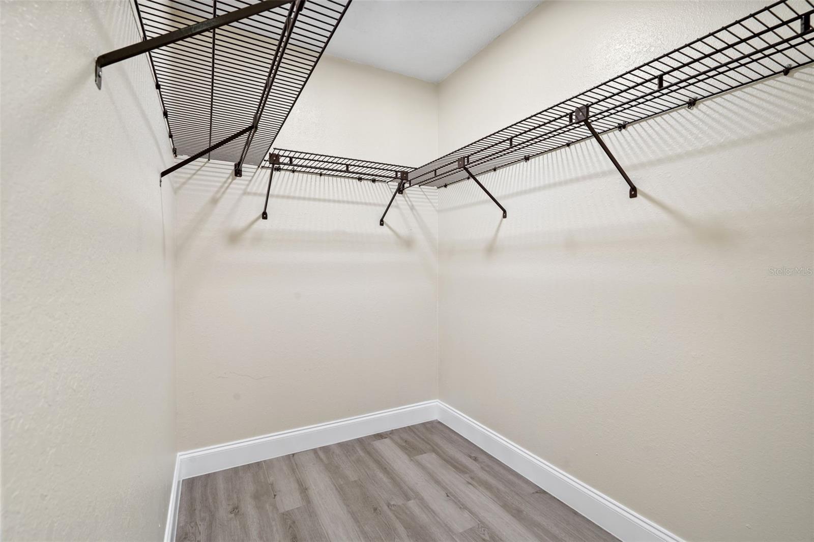 Image 17 of 63 For 2443 Glenridge Drive
