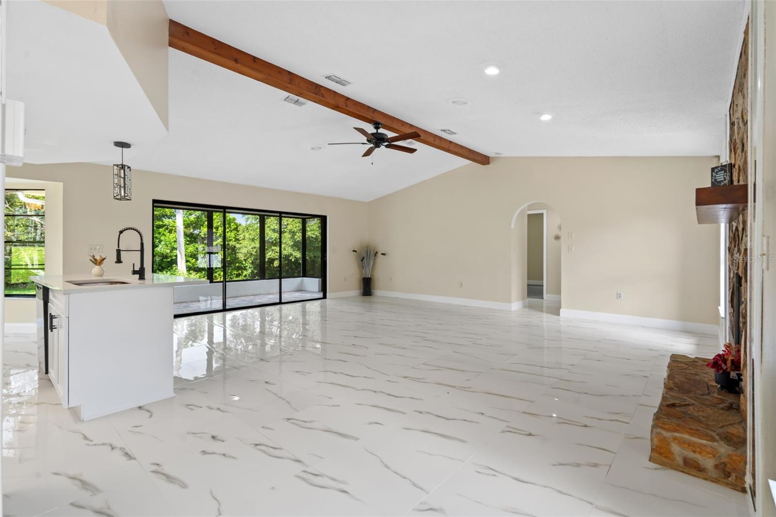 Image 20 of 63 For 2443 Glenridge Drive