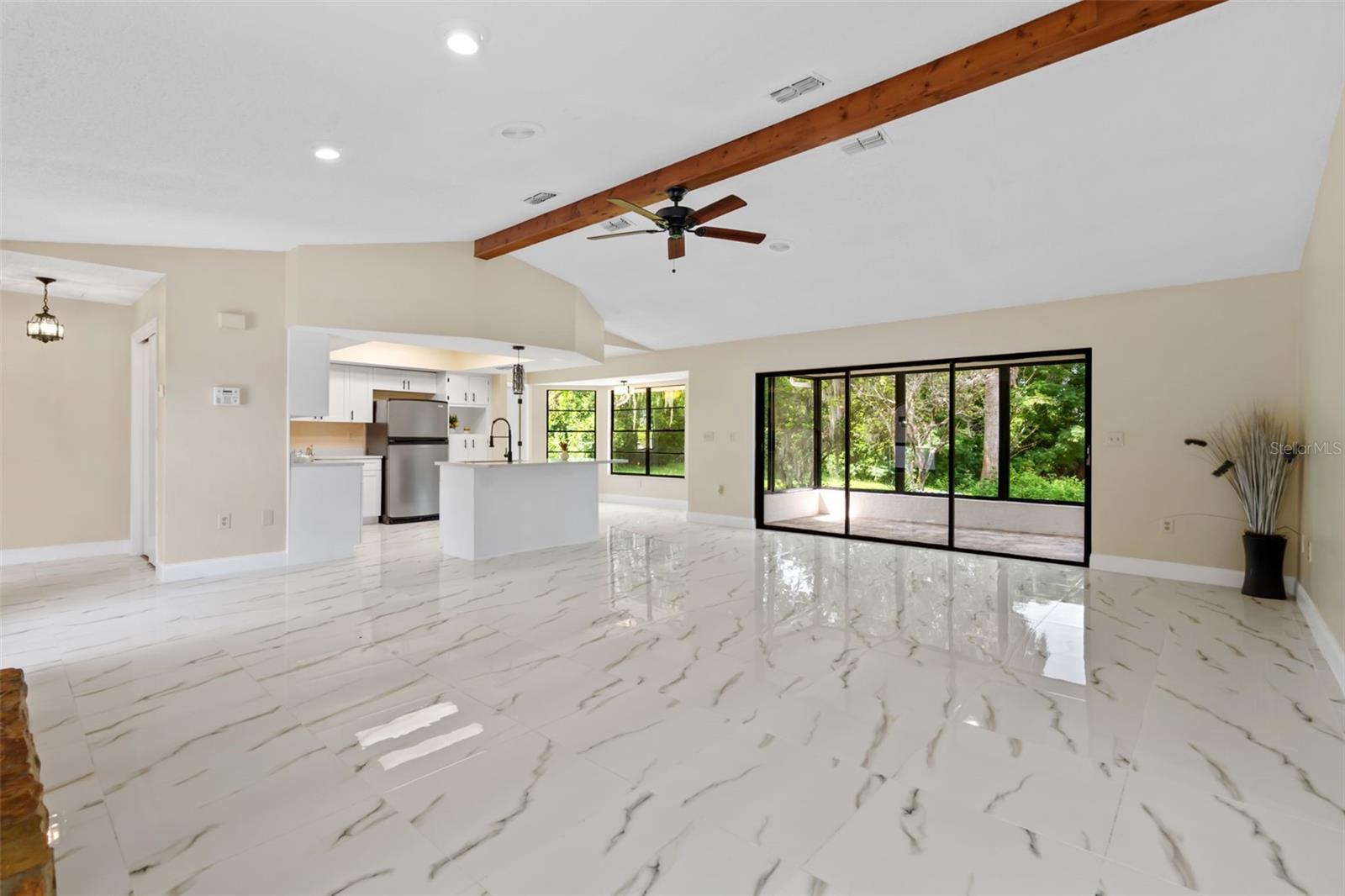 Image 21 of 63 For 2443 Glenridge Drive