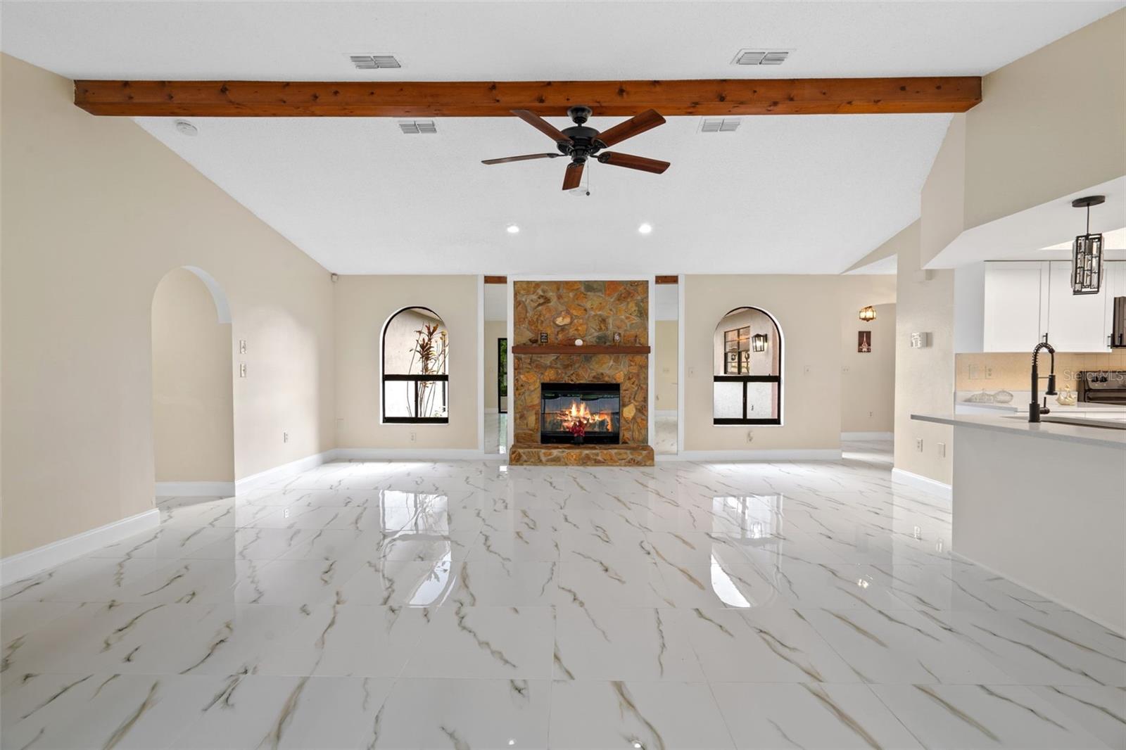 Image 23 of 63 For 2443 Glenridge Drive