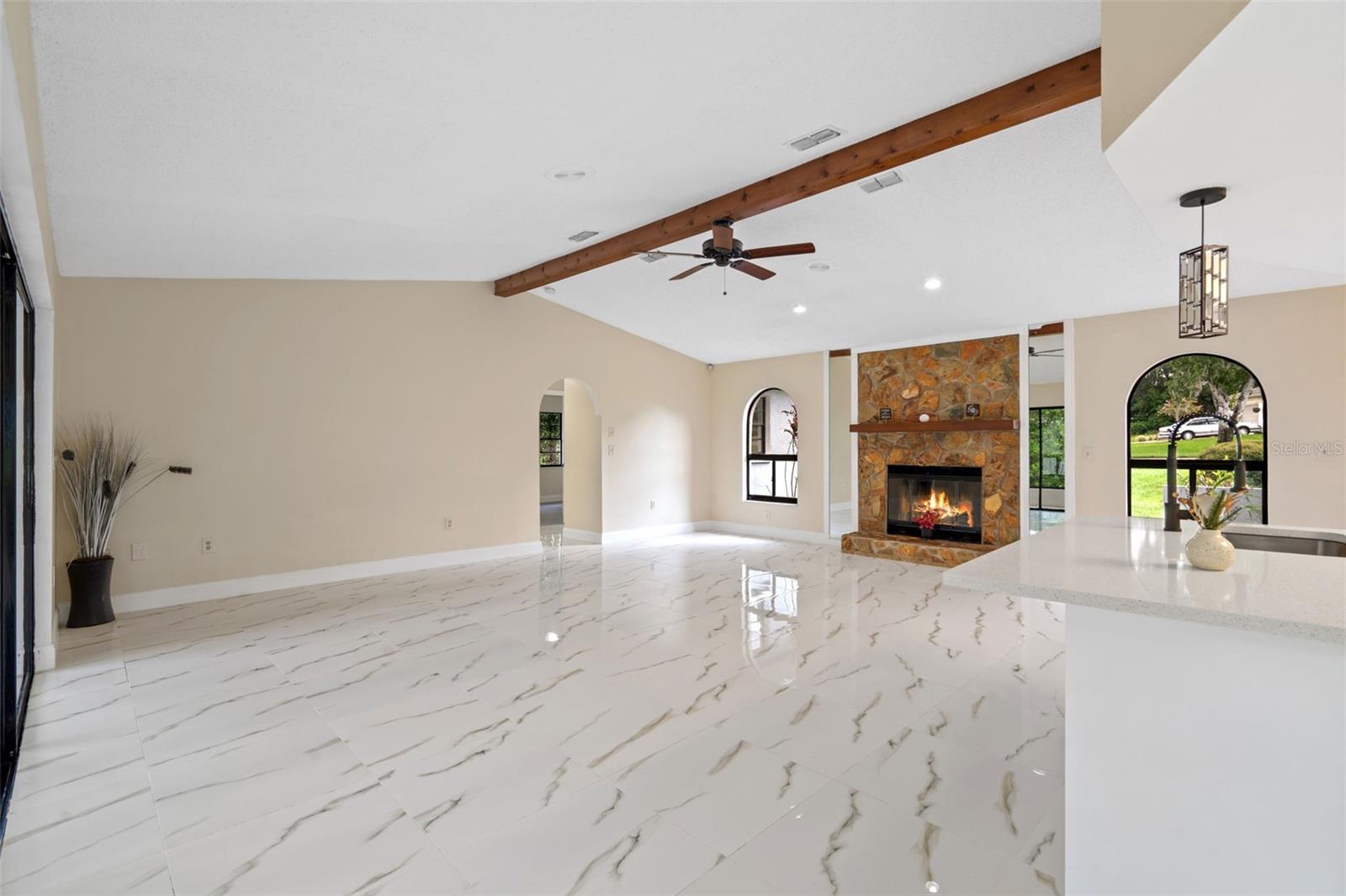 Image 24 of 63 For 2443 Glenridge Drive