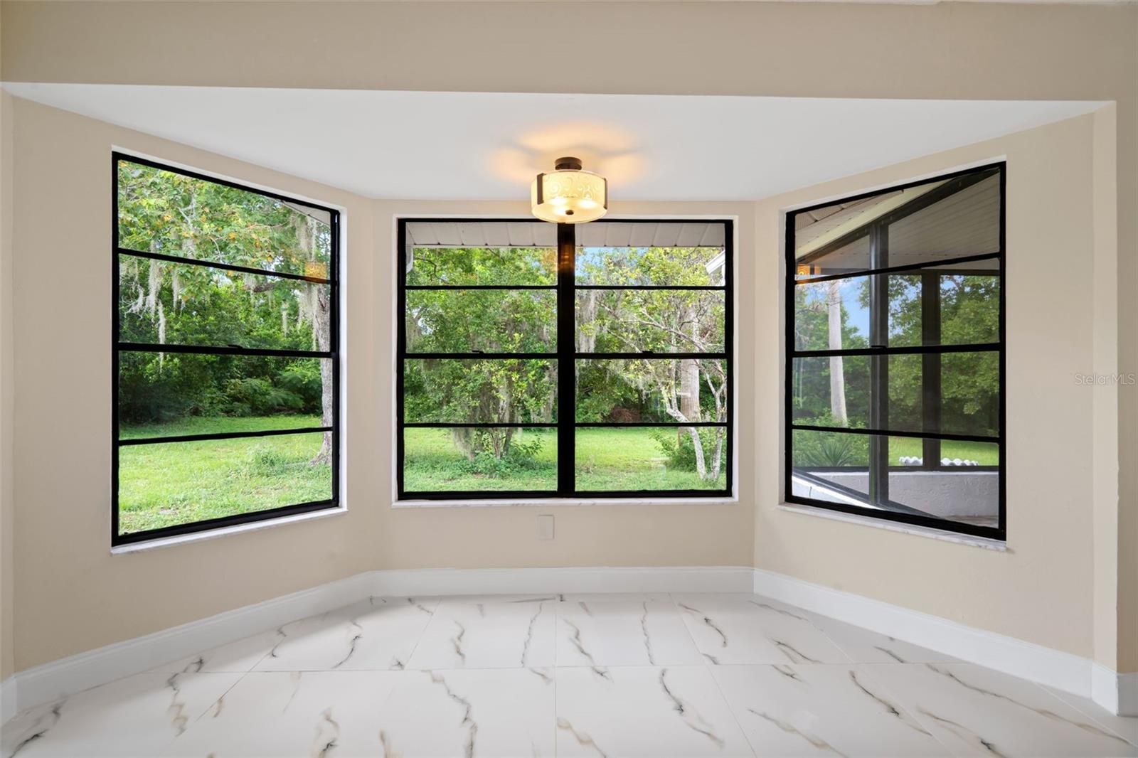 Image 25 of 63 For 2443 Glenridge Drive