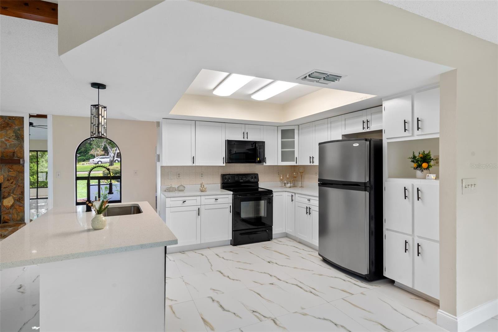Image 27 of 63 For 2443 Glenridge Drive