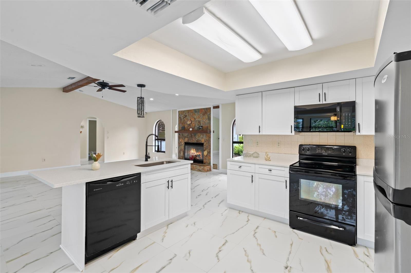 Image 30 of 63 For 2443 Glenridge Drive