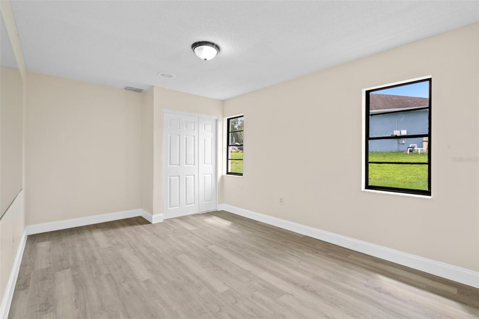 Image 32 of 63 For 2443 Glenridge Drive