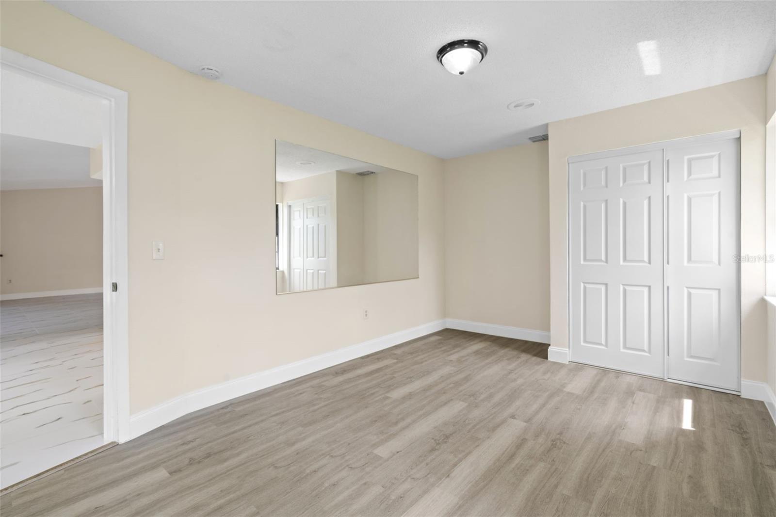 Image 34 of 63 For 2443 Glenridge Drive