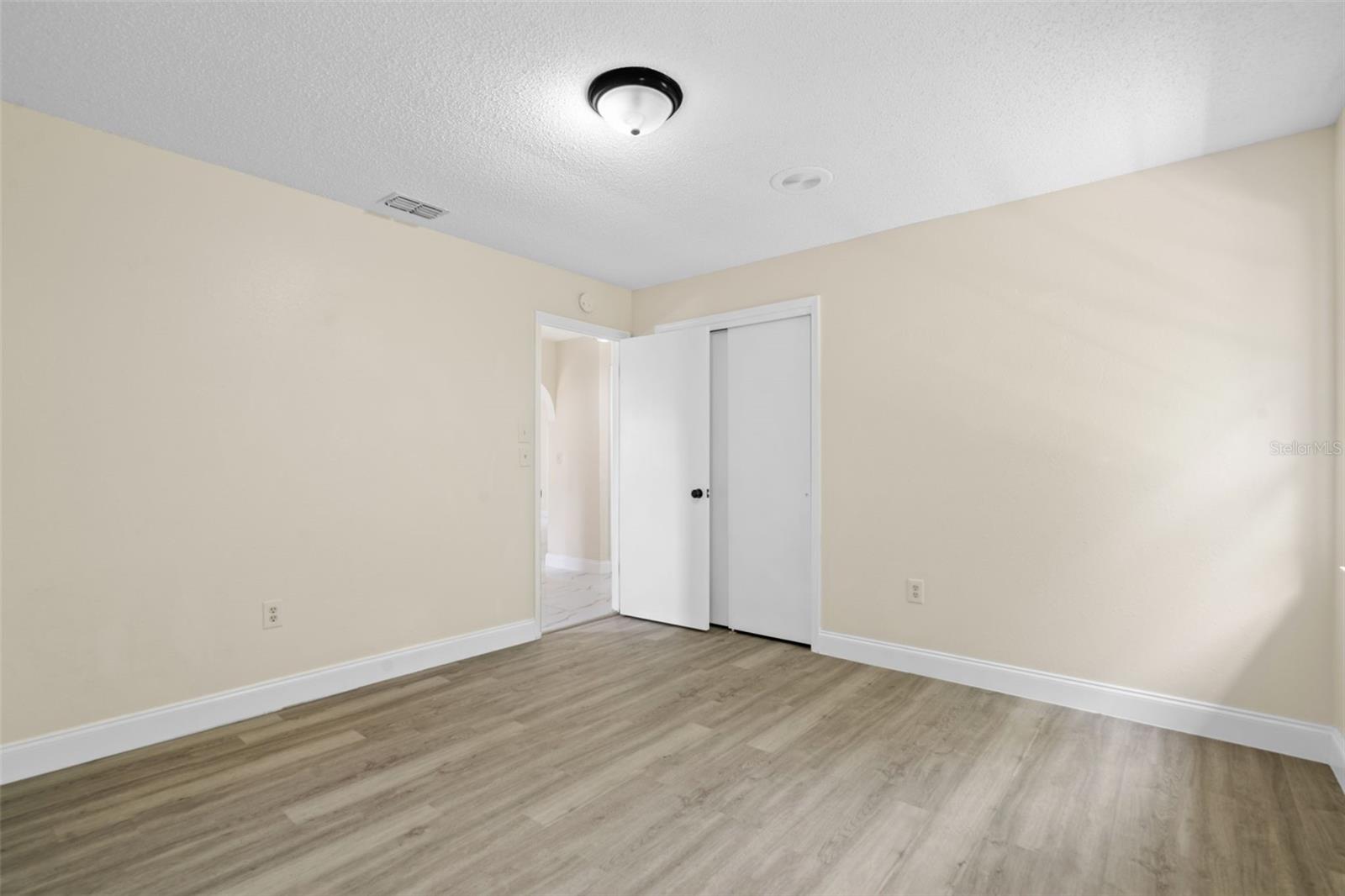 Image 36 of 63 For 2443 Glenridge Drive