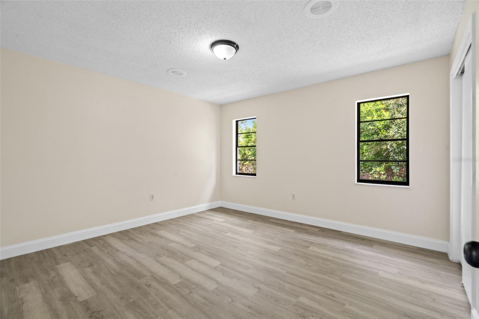 Image 37 of 63 For 2443 Glenridge Drive