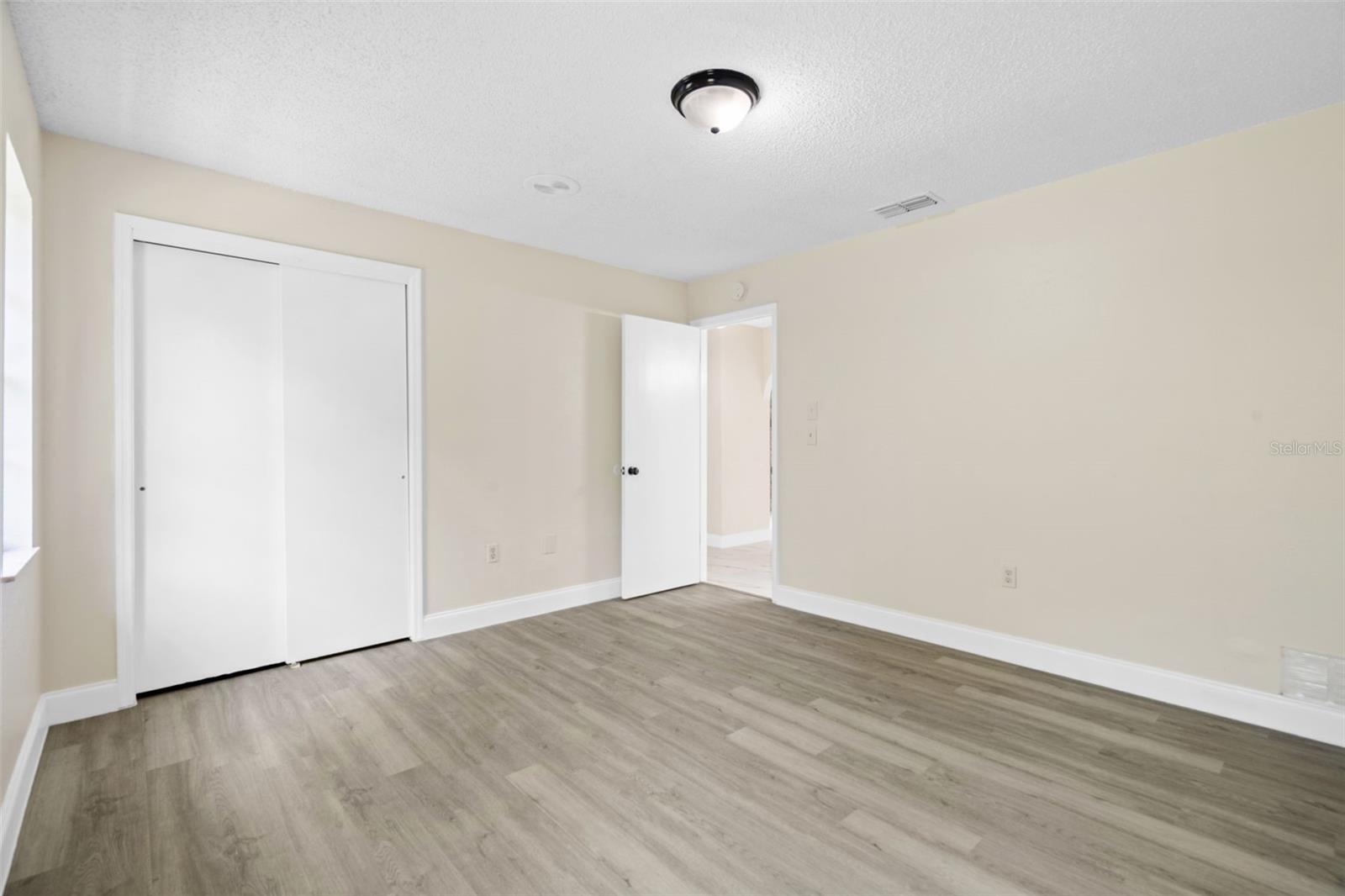 Image 38 of 63 For 2443 Glenridge Drive