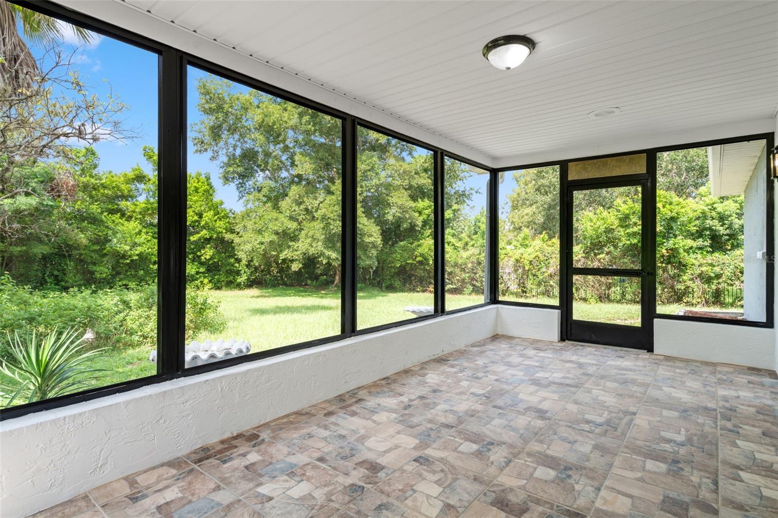 Image 45 of 63 For 2443 Glenridge Drive