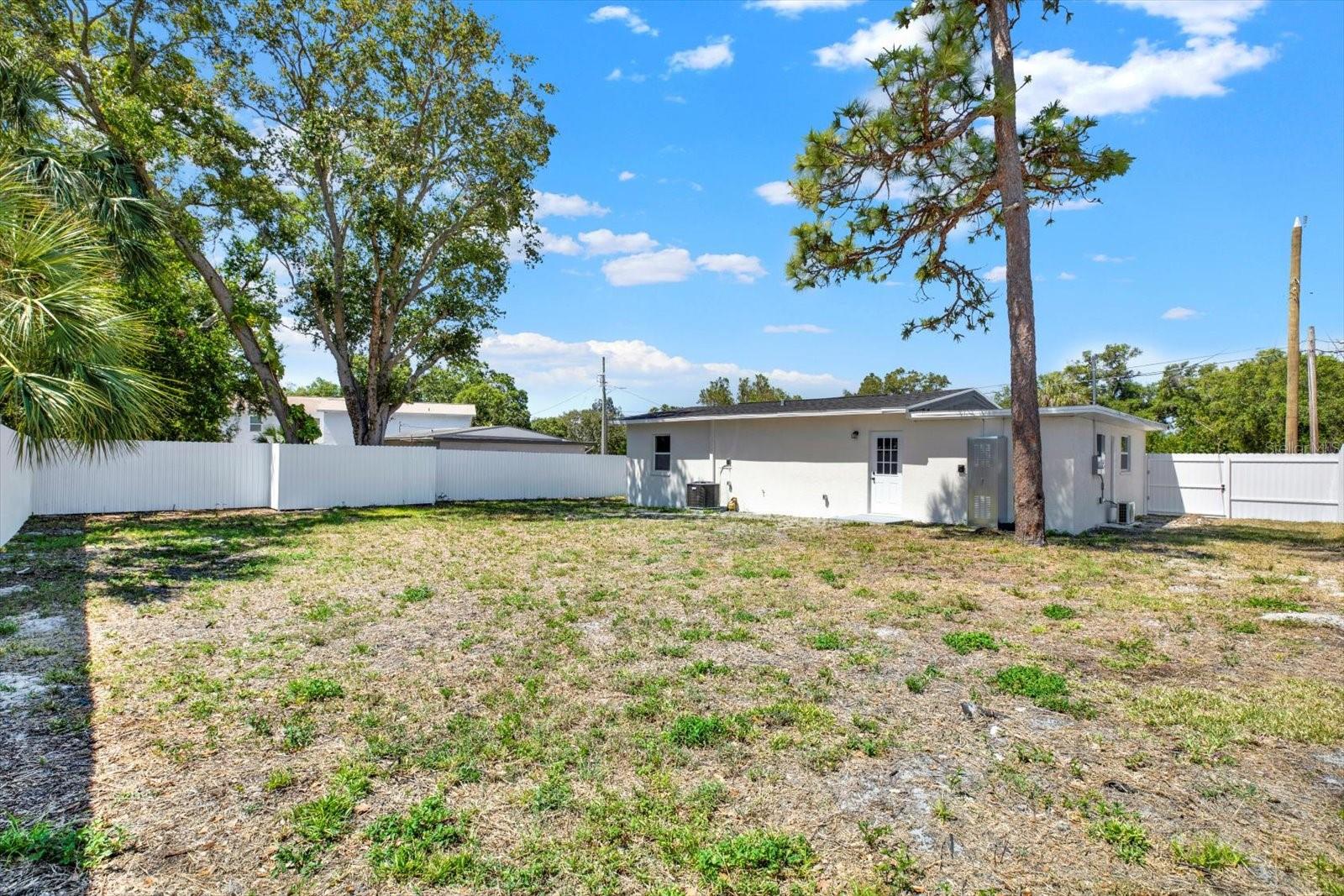 Image 17 of 23 For 1235 Stockton Drive