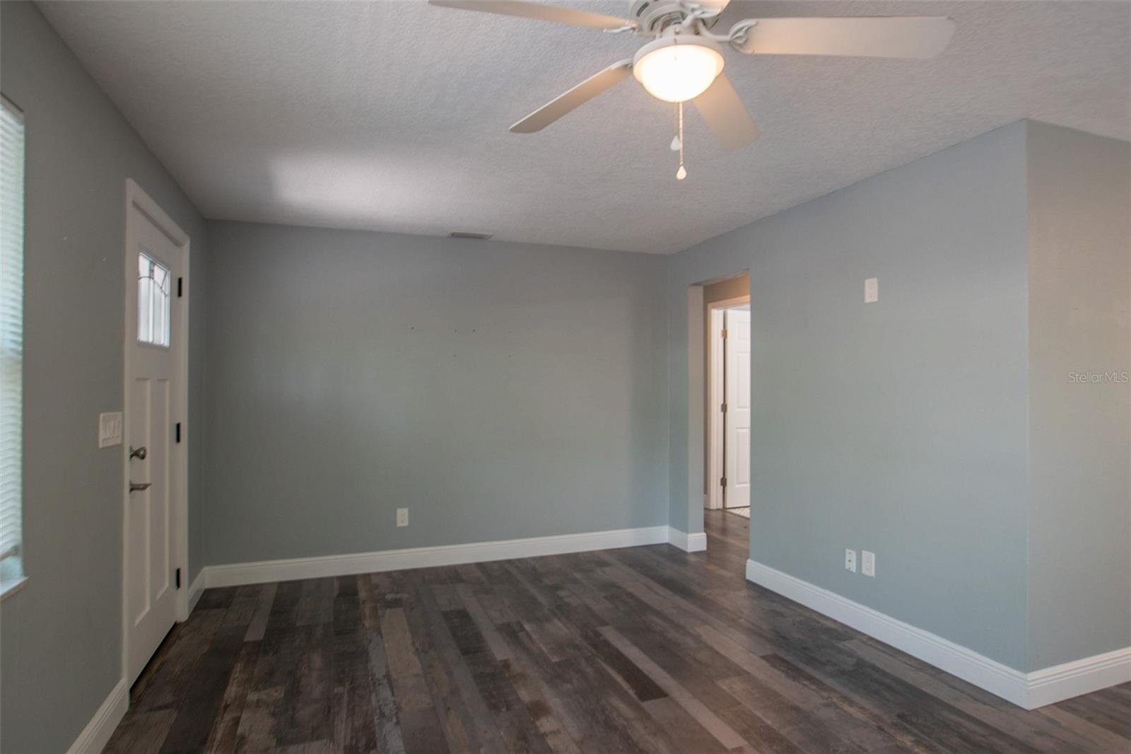 Image 11 of 20 For 717 Bay Street