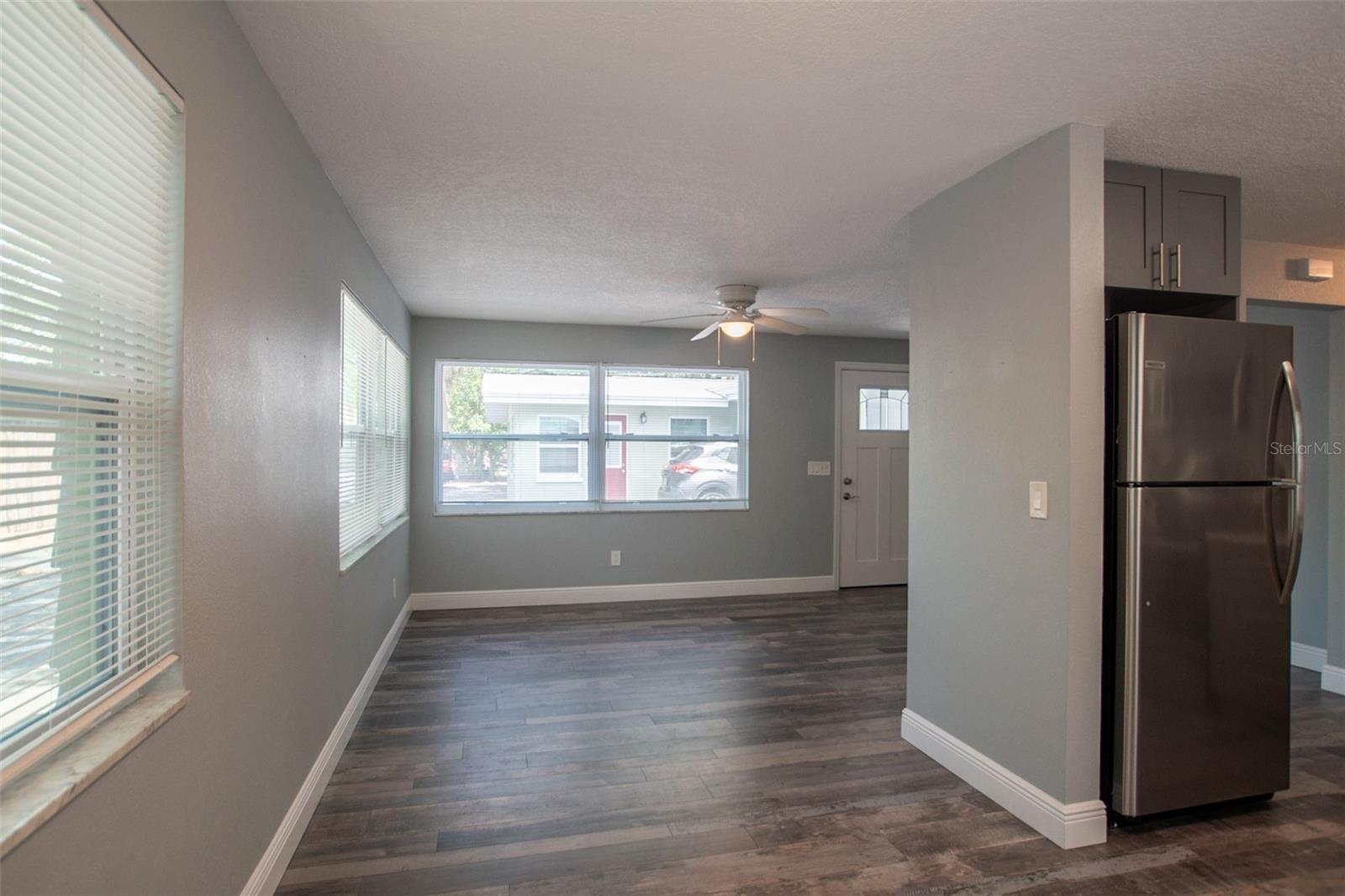Image 7 of 20 For 717 Bay Street