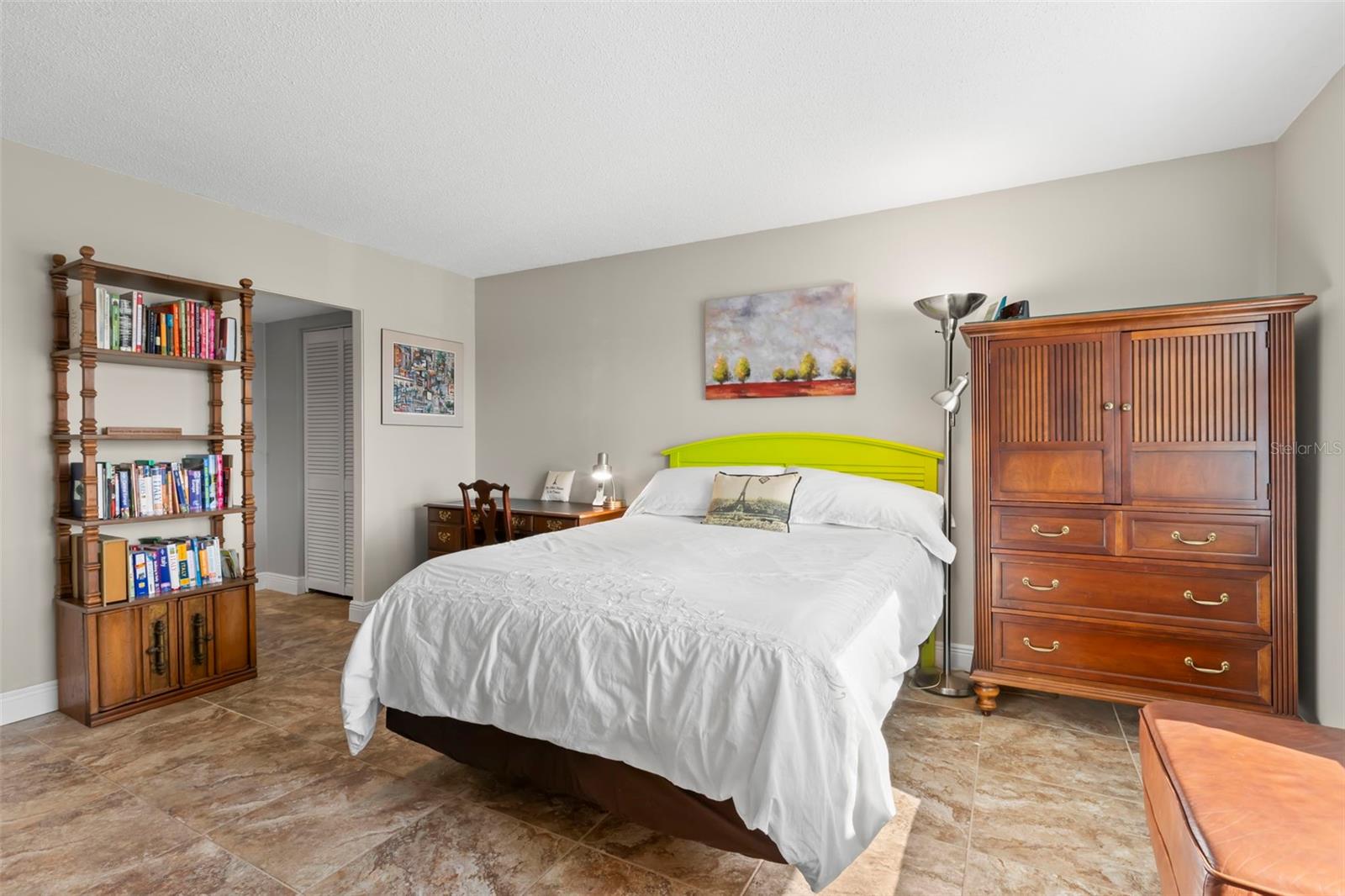Image 19 of 55 For 7 Elgin Place 208