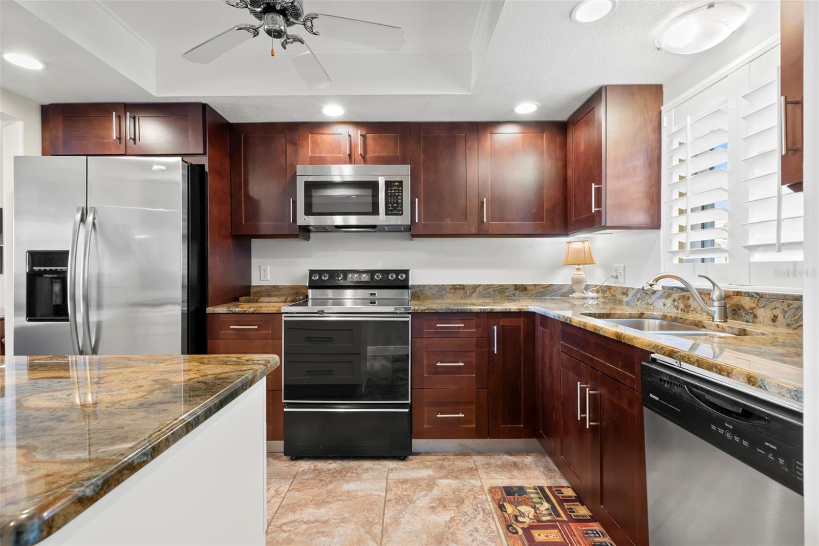 Image 4 of 55 For 7 Elgin Place 208