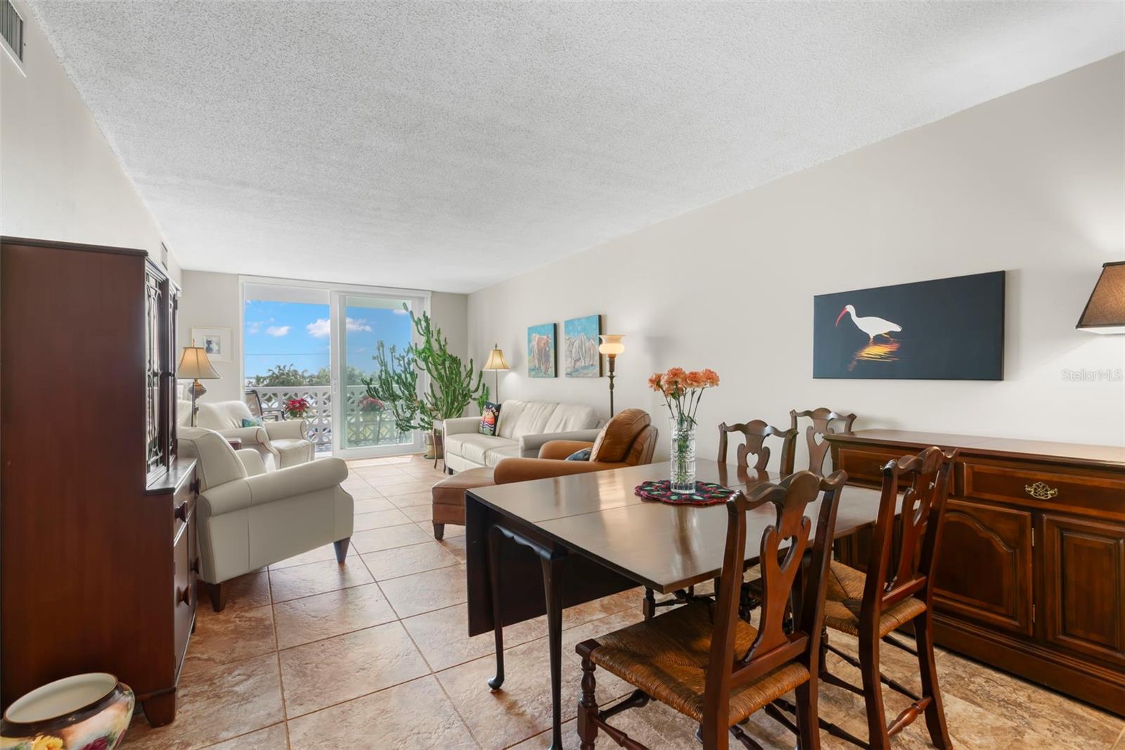 Image 8 of 55 For 7 Elgin Place 208