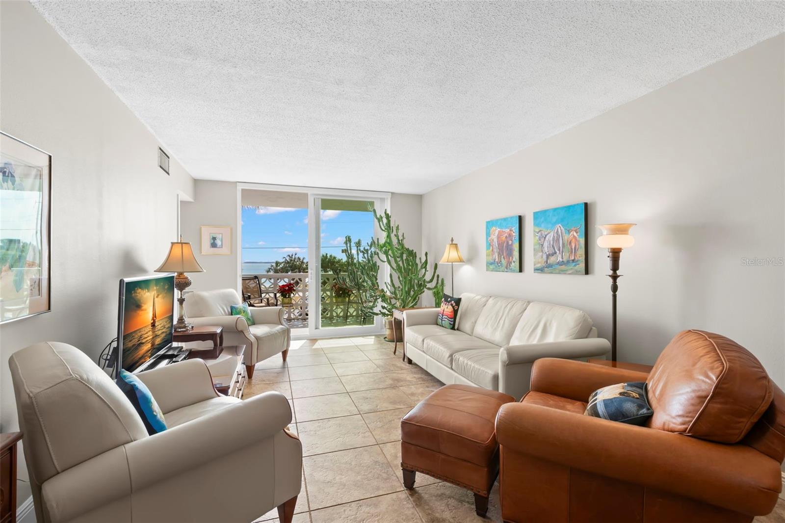 Image 9 of 55 For 7 Elgin Place 208