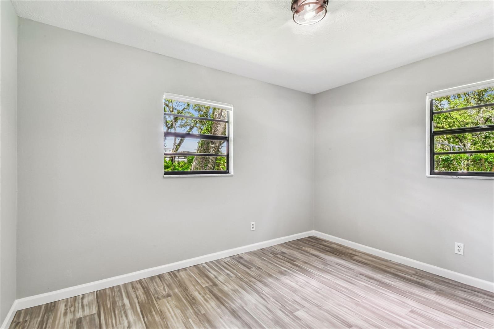 Image 18 of 33 For 2818 Viola Lane