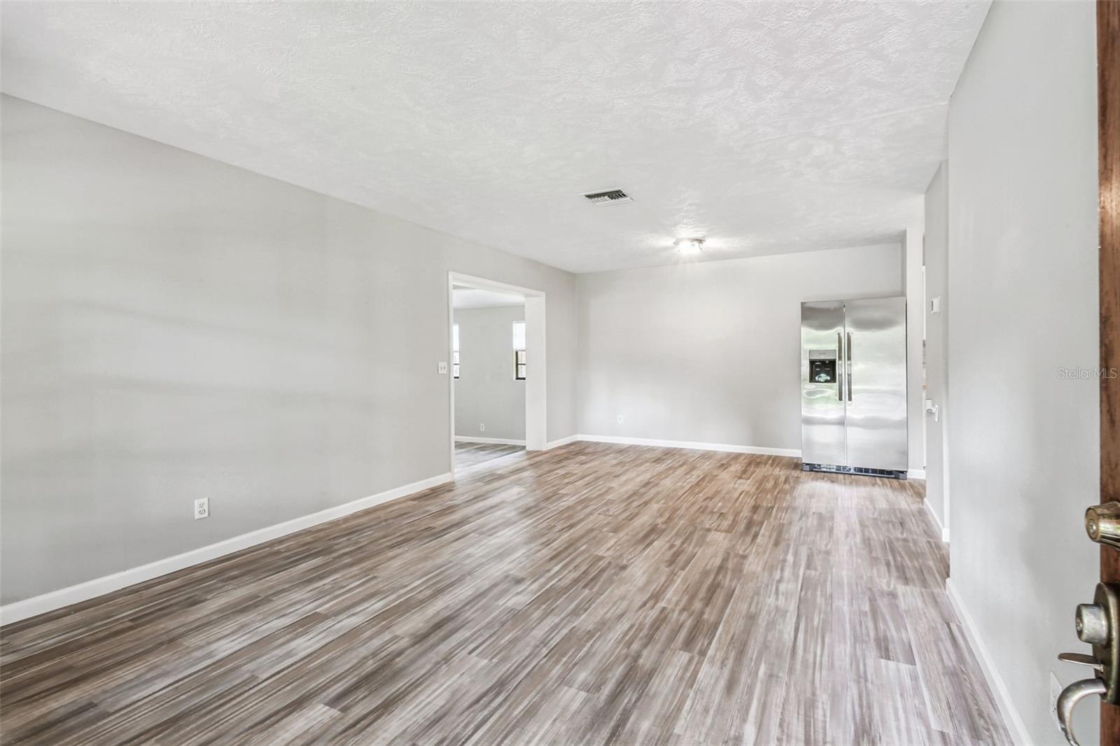 Image 7 of 33 For 2818 Viola Lane