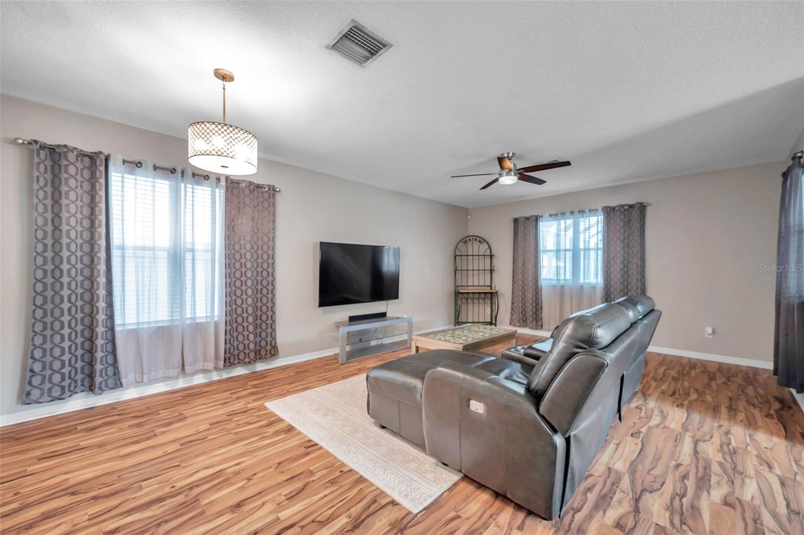 Image 11 of 37 For 12424 White Bluff Road