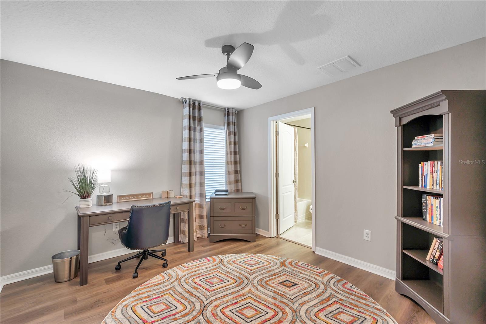 Image 27 of 38 For 12025 Greengate Drive