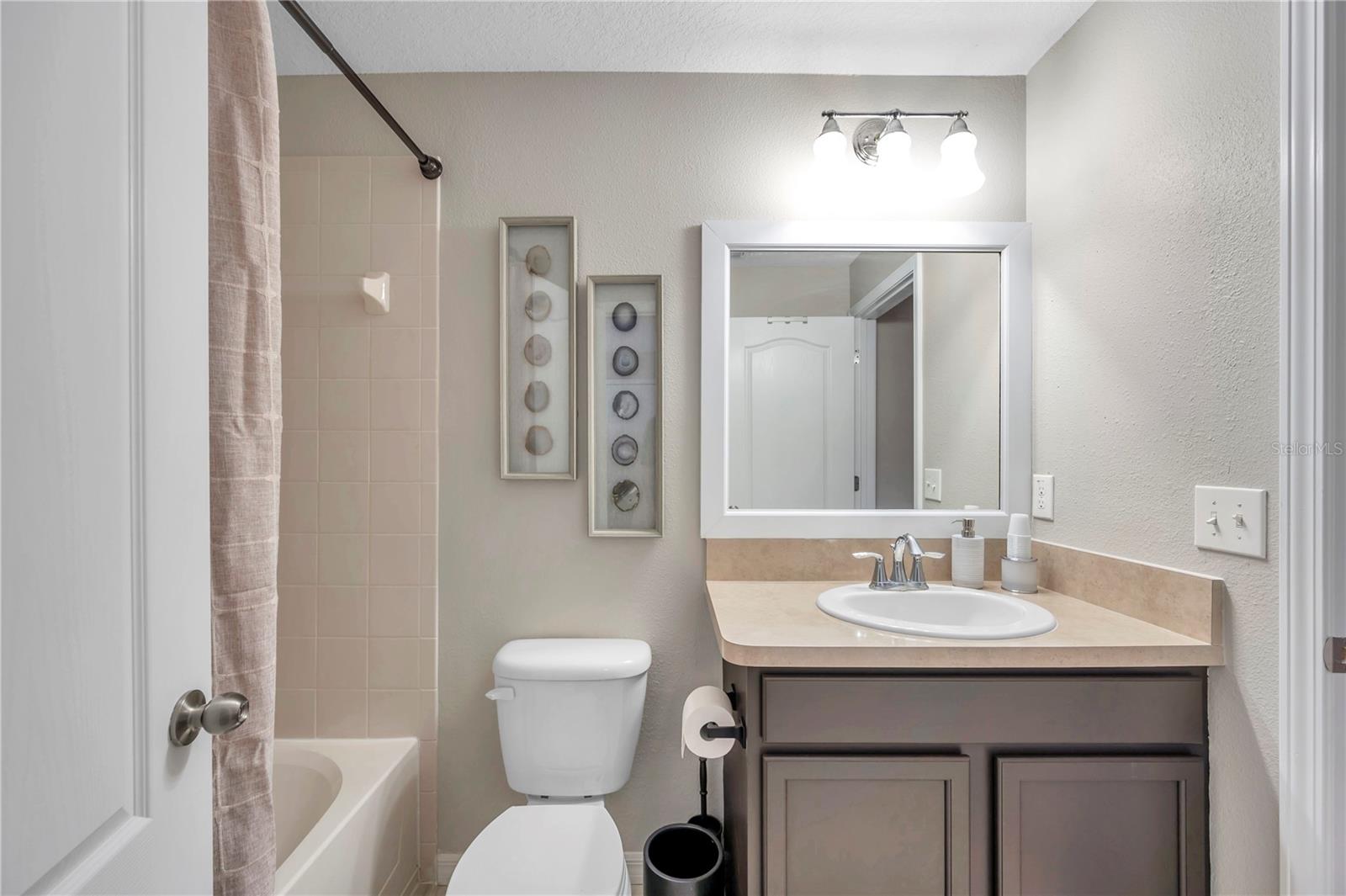 Image 29 of 38 For 12025 Greengate Drive