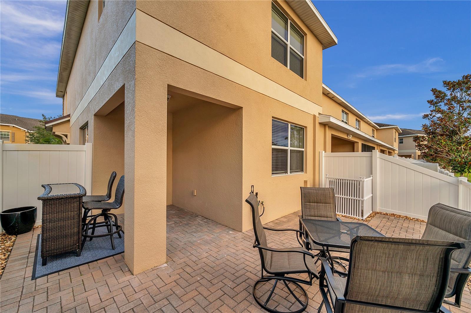 Image 4 of 38 For 12025 Greengate Drive