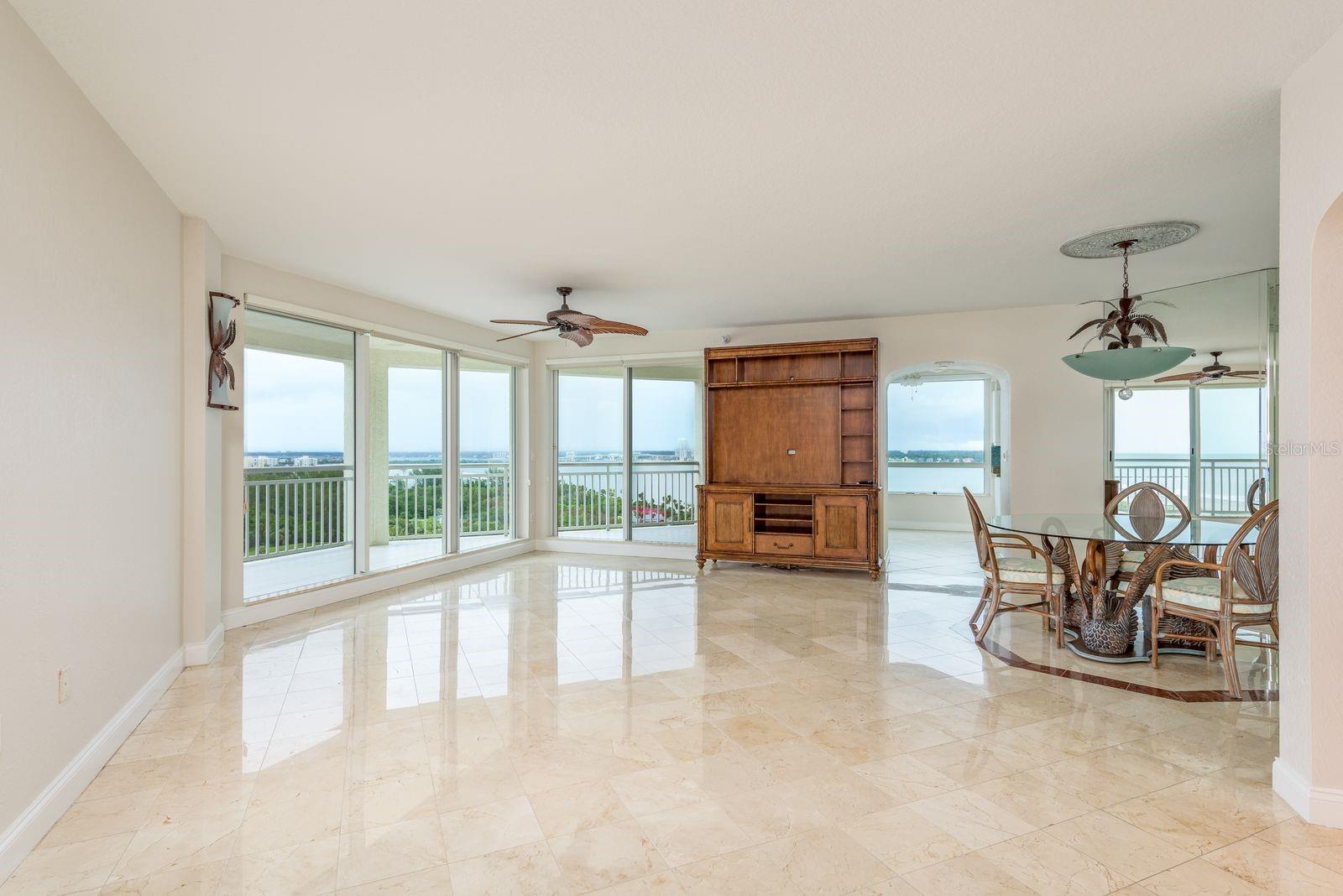 Image 10 of 48 For 1170 Gulf Boulevard N 1506