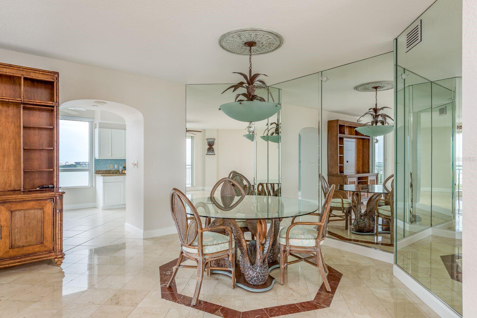 Image 11 of 48 For 1170 Gulf Boulevard N 1506