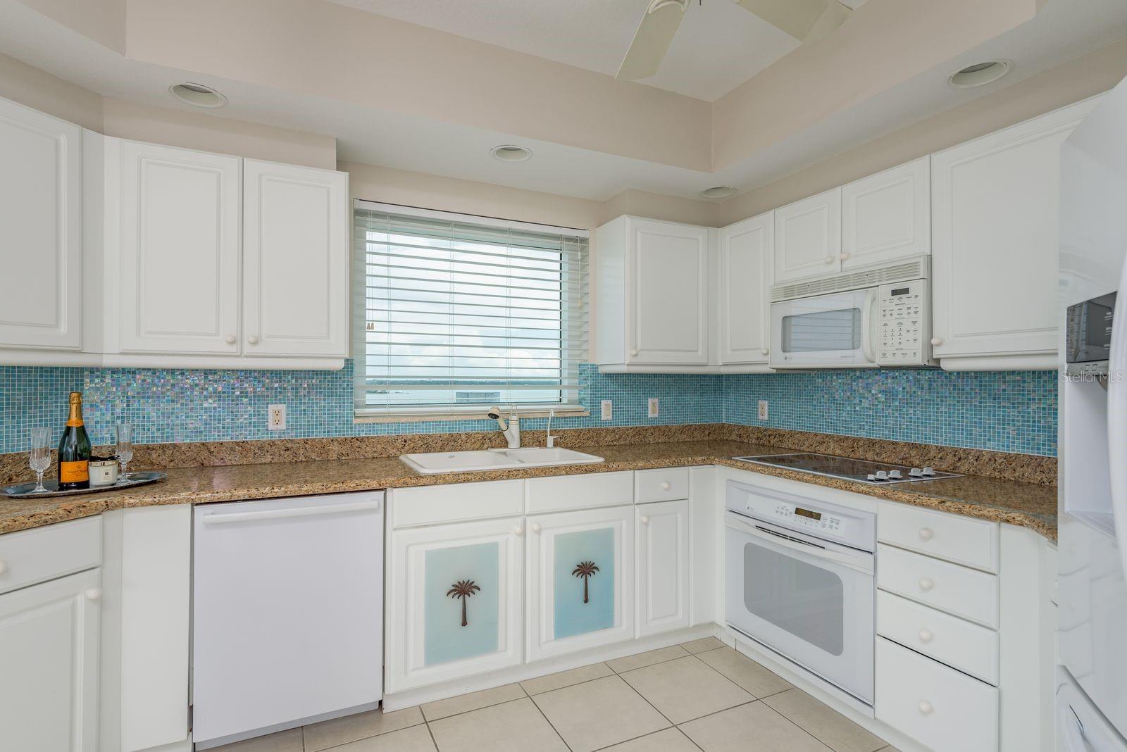 Image 13 of 48 For 1170 Gulf Boulevard N 1506