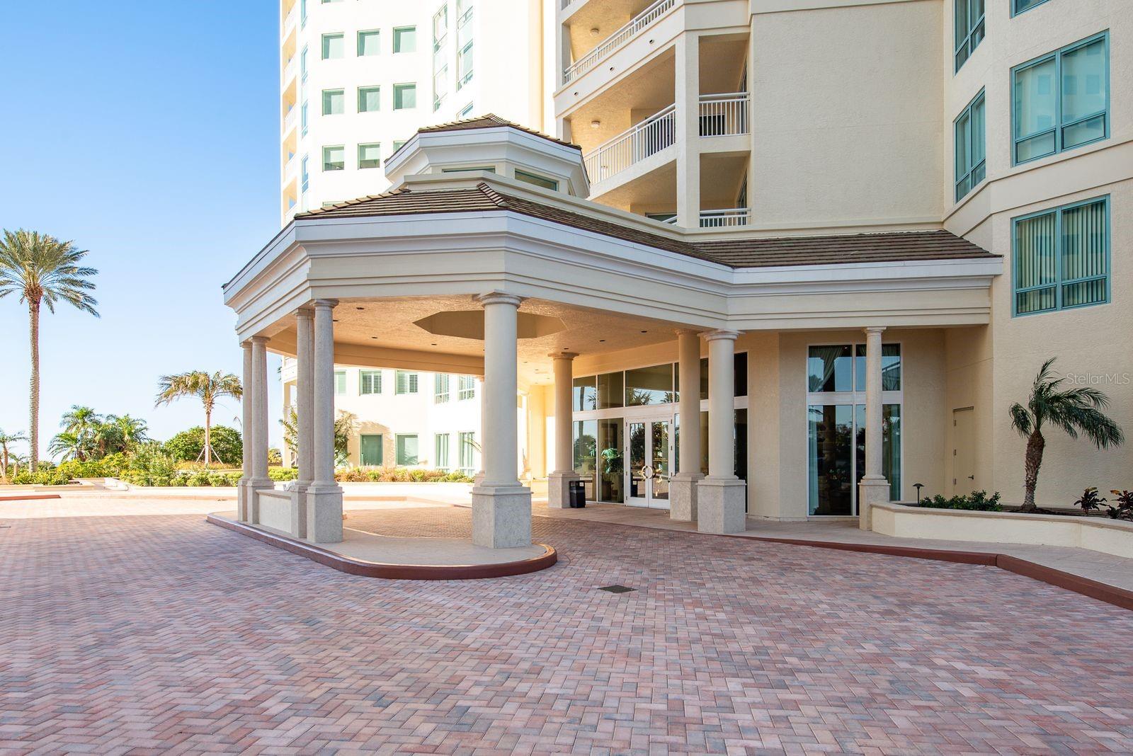 Image 2 of 48 For 1170 Gulf Boulevard N 1506