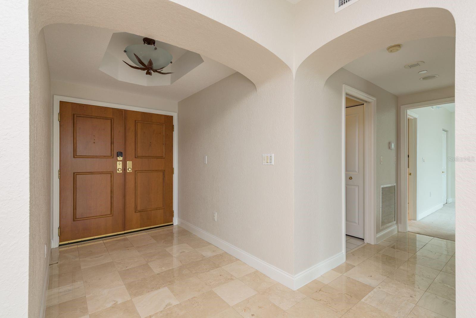 Image 6 of 48 For 1170 Gulf Boulevard N 1506