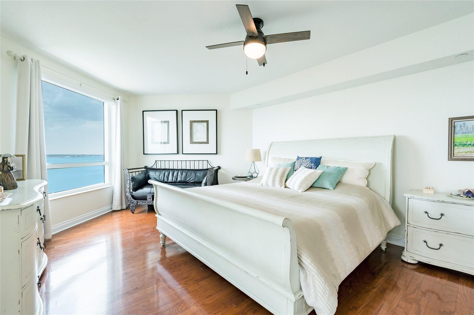 Image 23 of 56 For 1180 Gulf Boulevard 1805