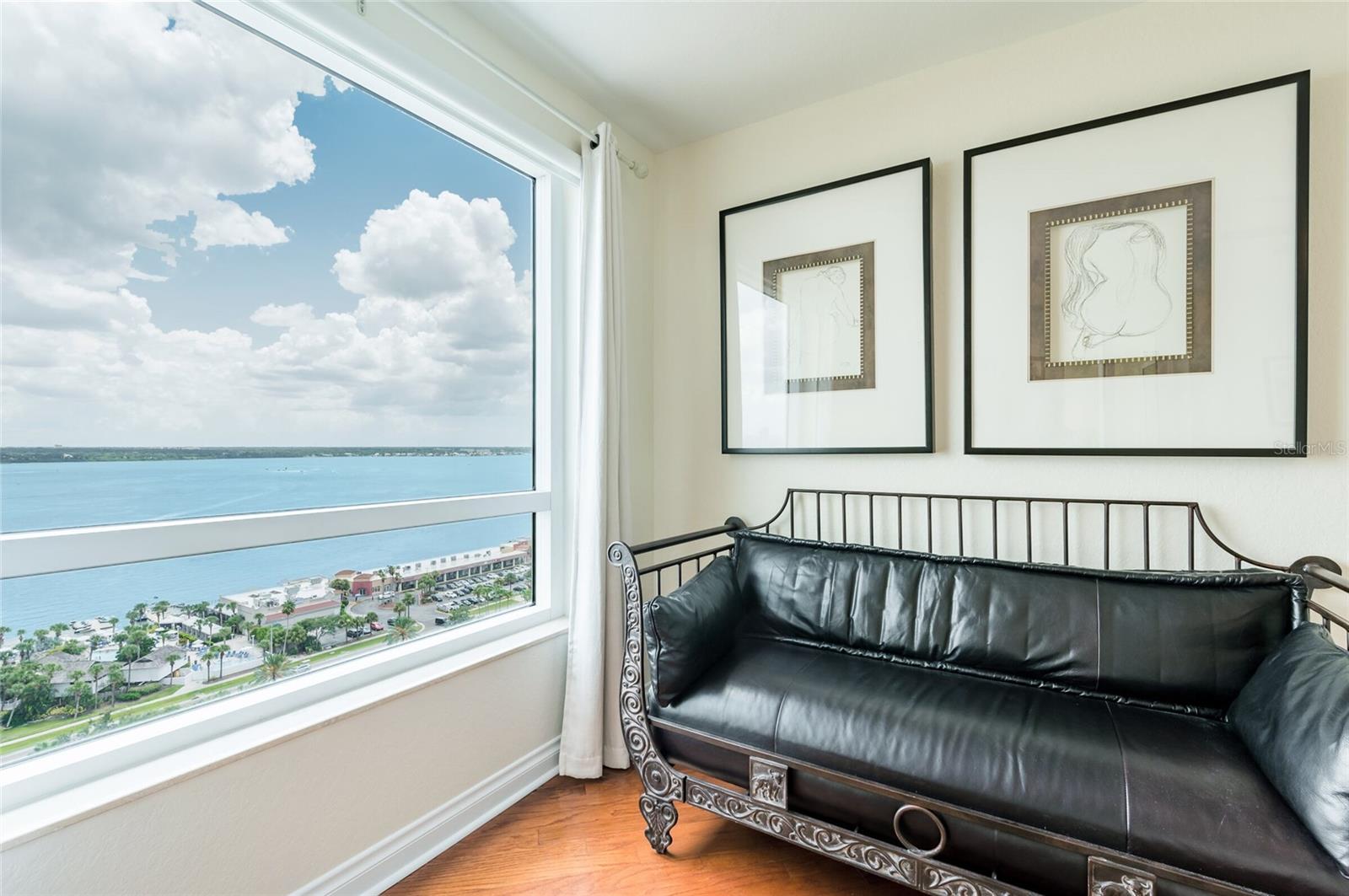 Image 25 of 56 For 1180 Gulf Boulevard 1805