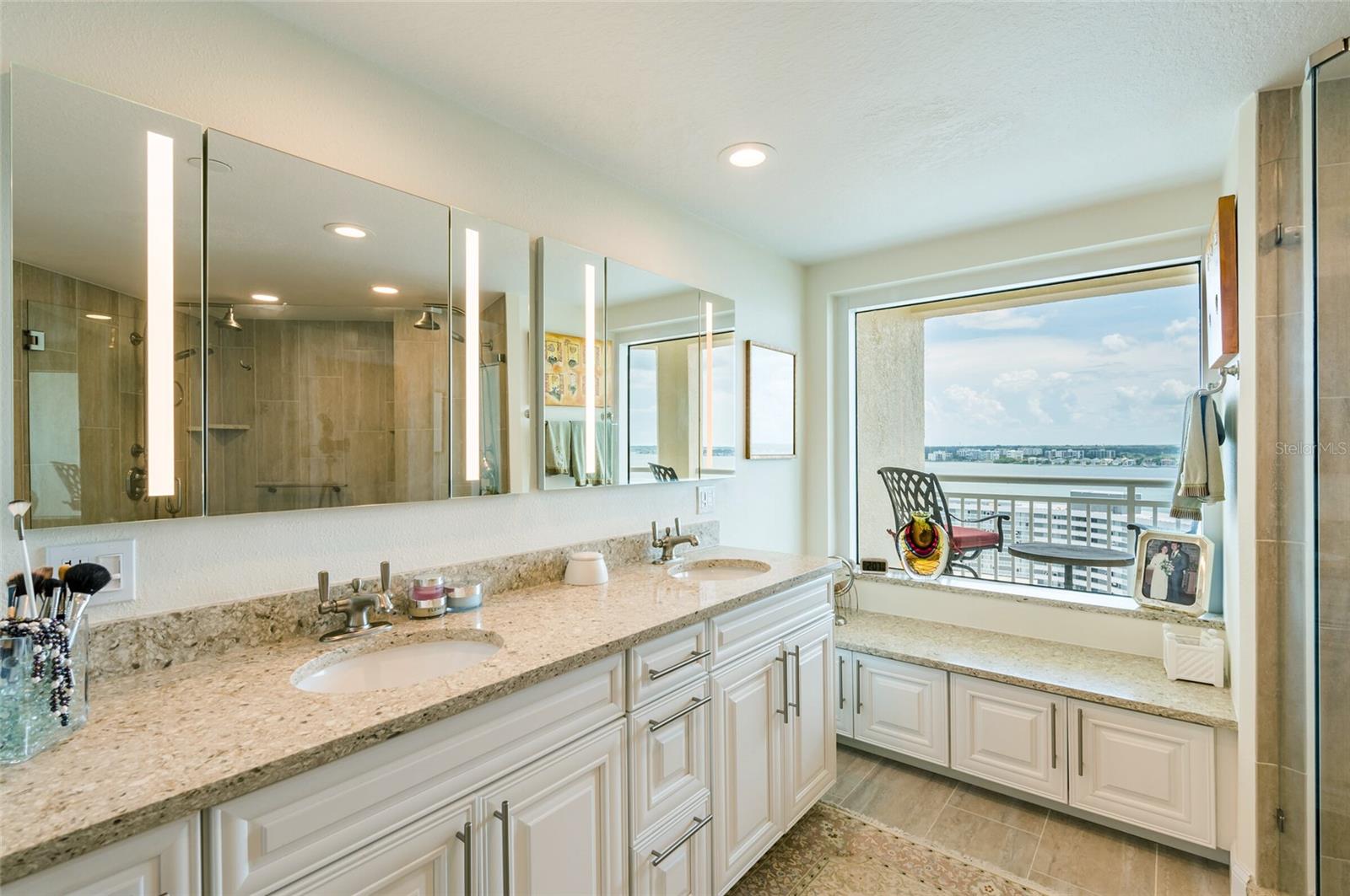 Image 30 of 56 For 1180 Gulf Boulevard 1805