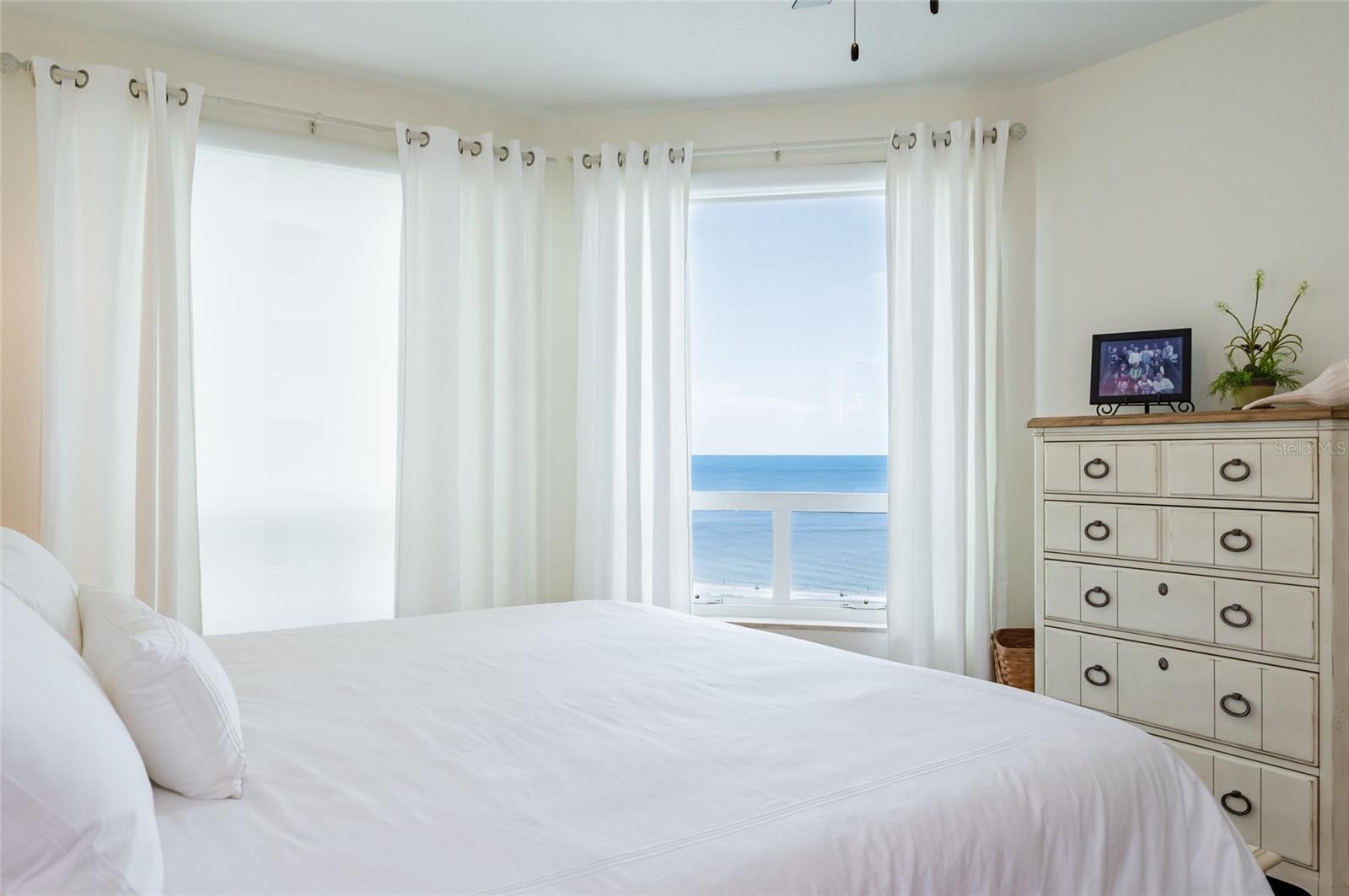 Image 33 of 56 For 1180 Gulf Boulevard 1805