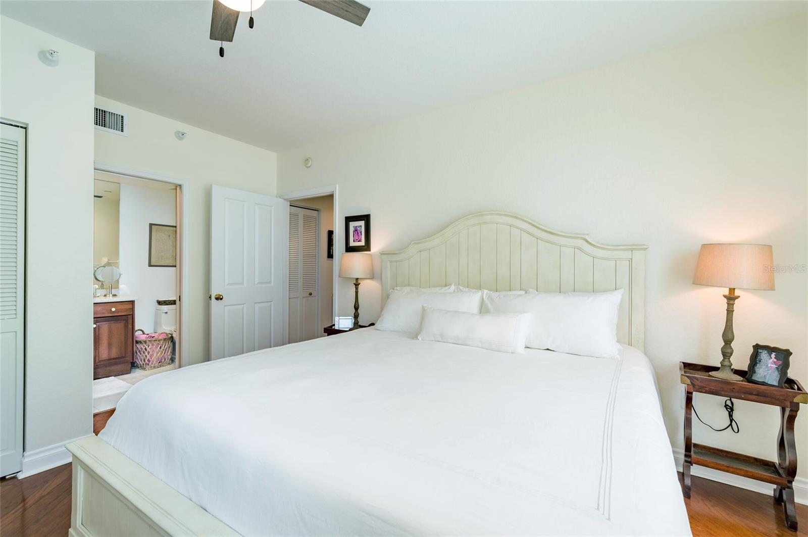 Image 34 of 56 For 1180 Gulf Boulevard 1805
