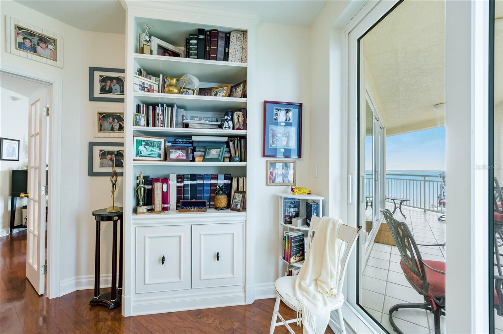 Image 39 of 56 For 1180 Gulf Boulevard 1805