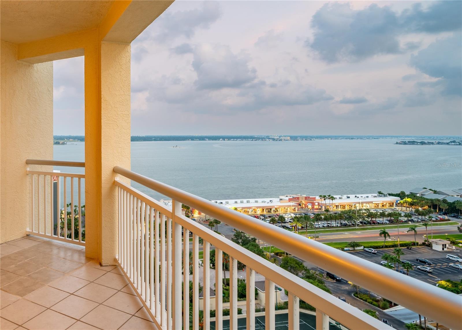 Image 5 of 56 For 1180 Gulf Boulevard 1805