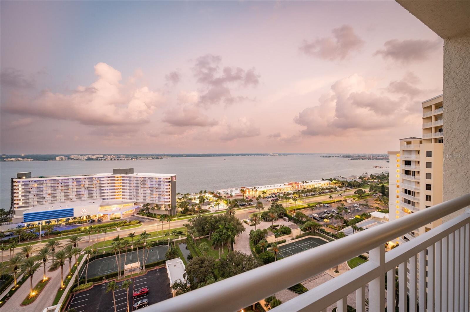 Image 6 of 56 For 1180 Gulf Boulevard 1805