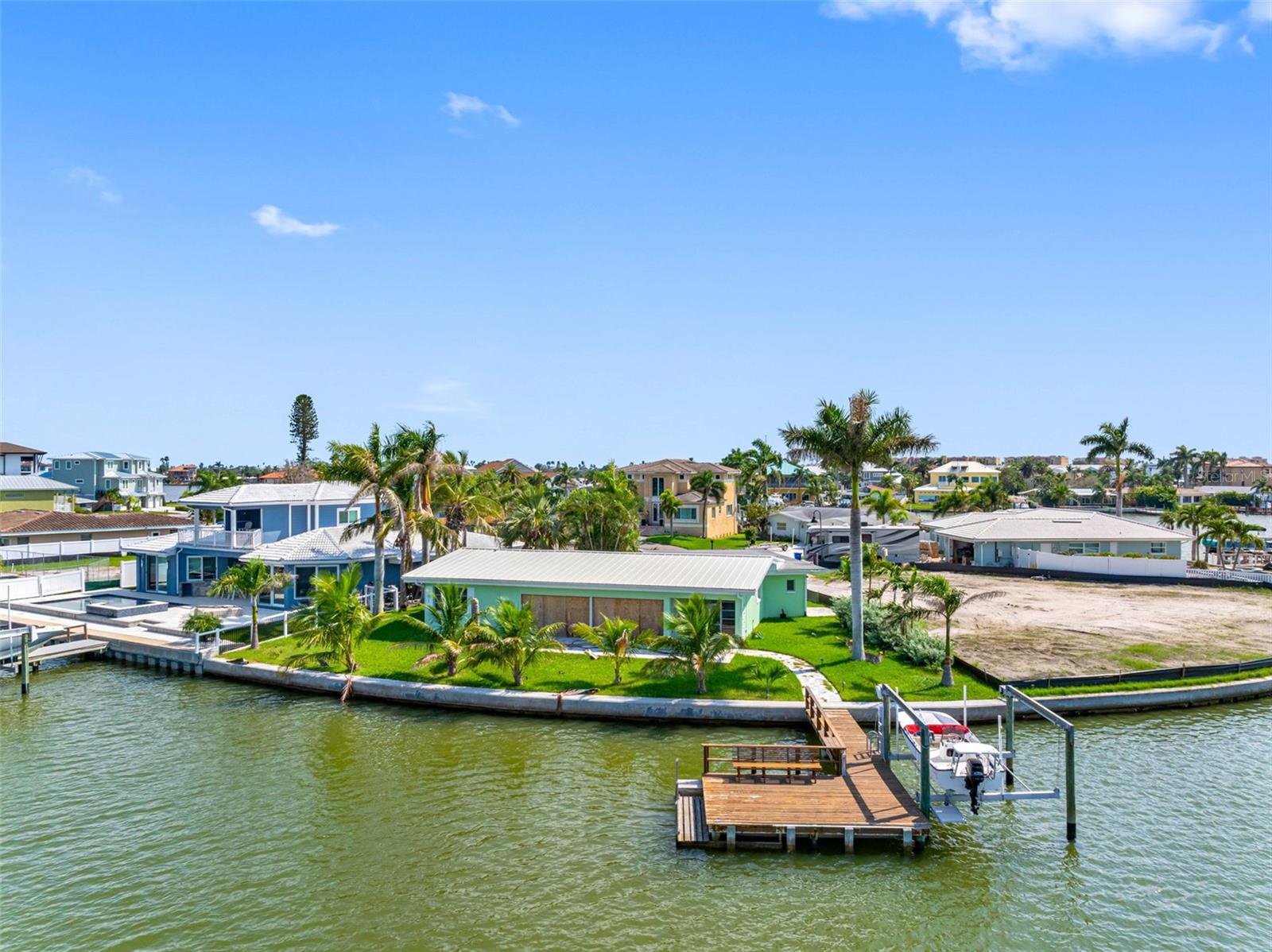 Image 10 of 14 For 493 Bath Club Boulevard N
