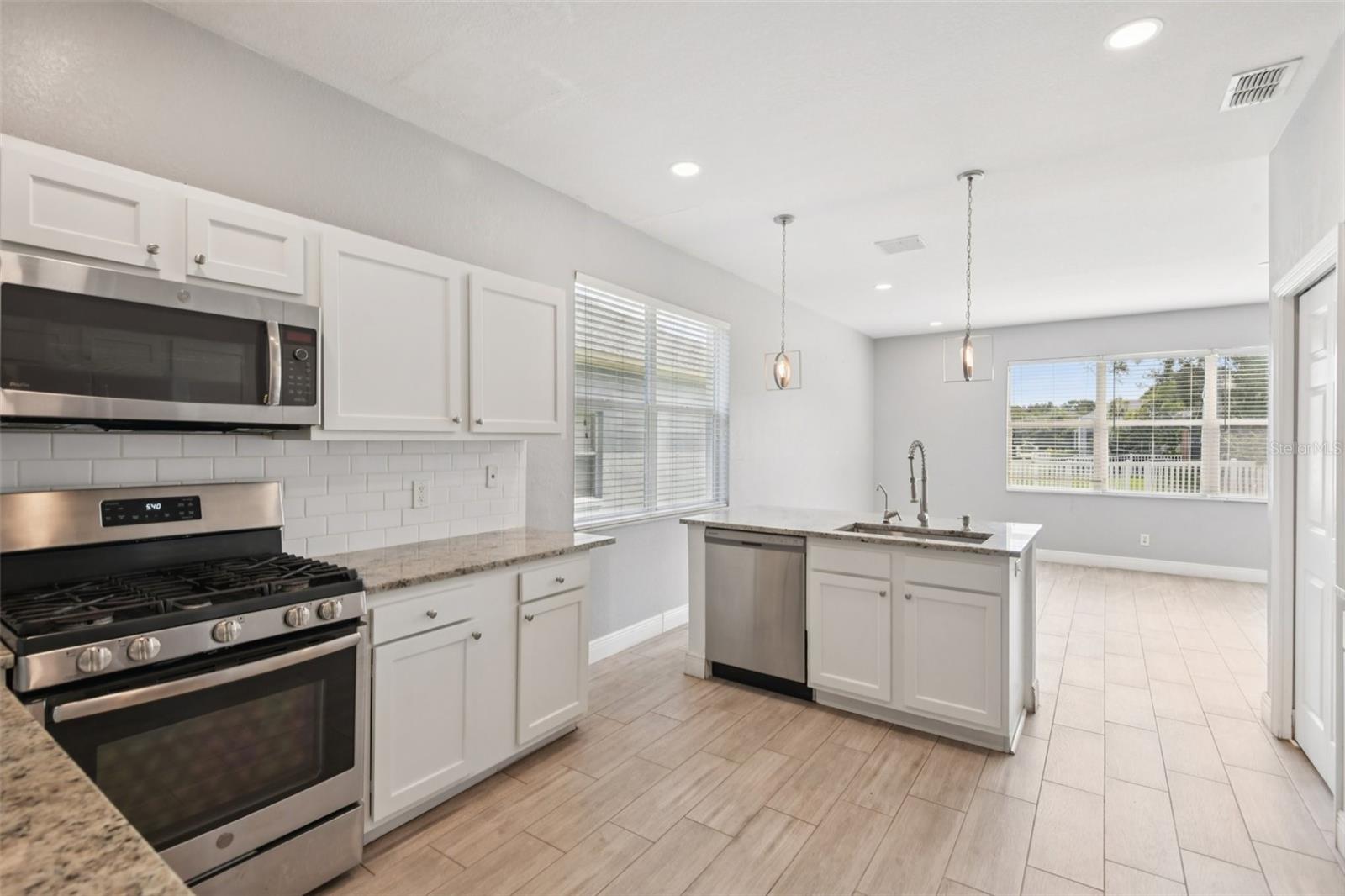 Image 21 of 56 For 20721 Whitewood Way
