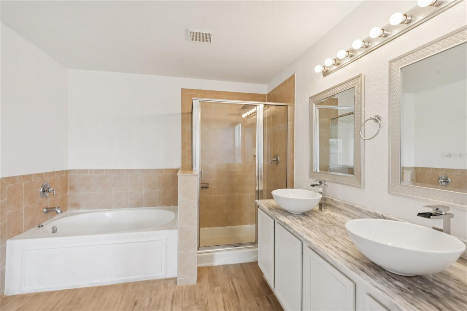 Image 29 of 56 For 20721 Whitewood Way