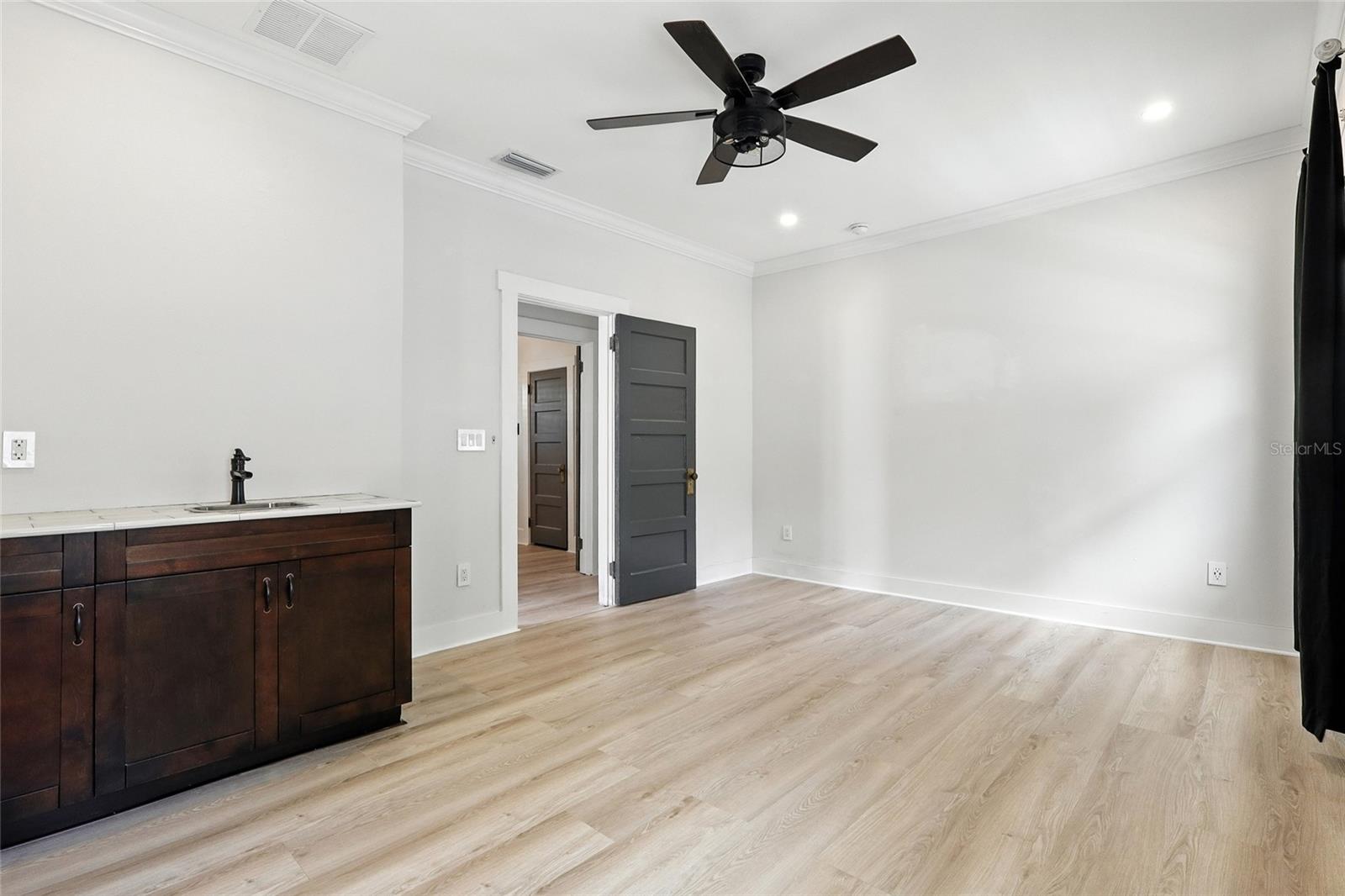 Image 15 of 25 For 3634 Burlington Avenue N
