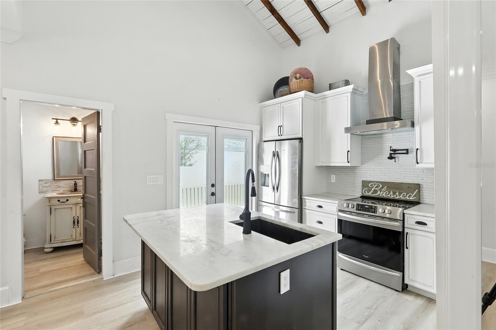 Image 7 of 25 For 3634 Burlington Avenue N