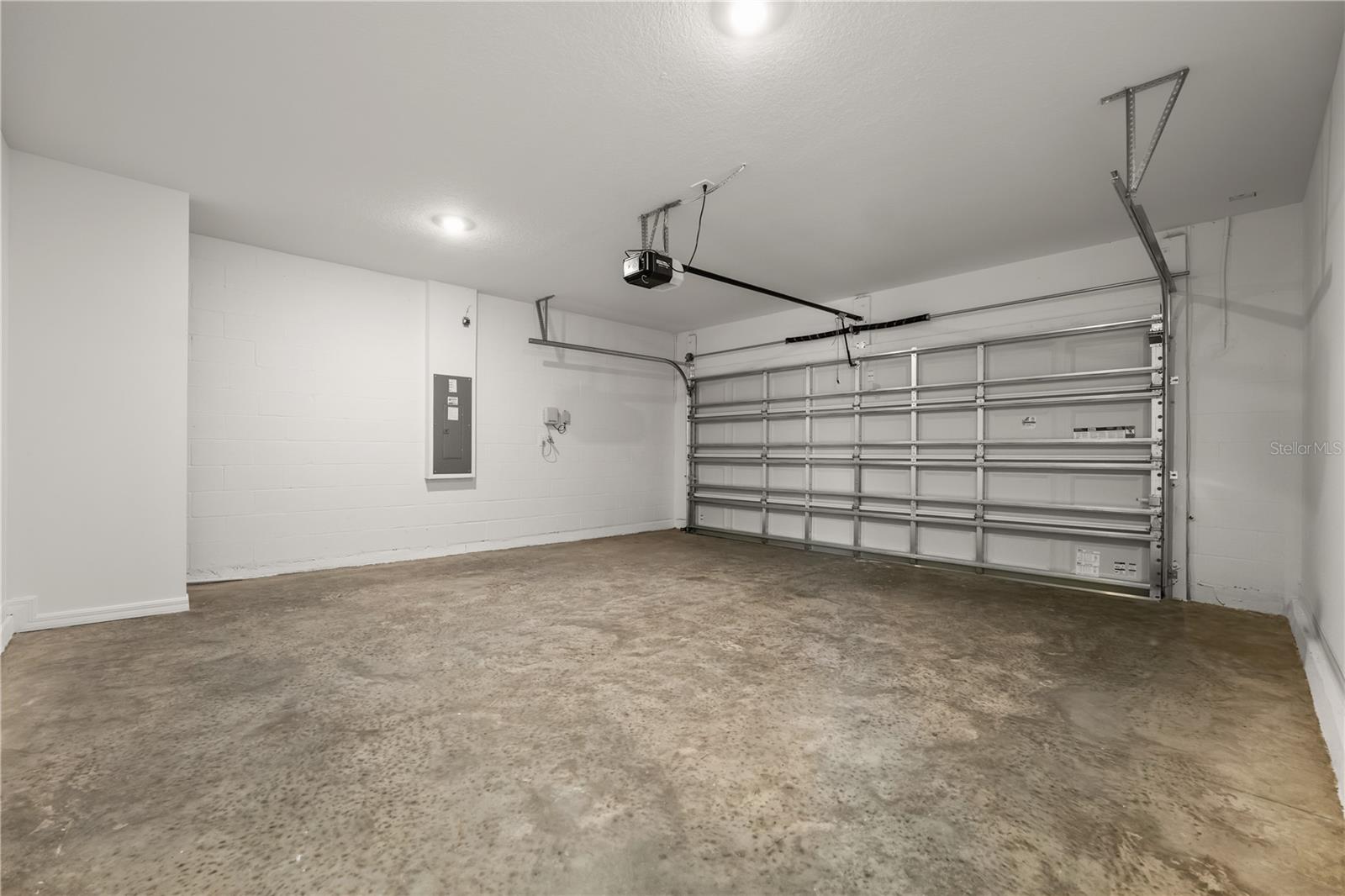 Image 19 of 54 For 12046 Brae Way