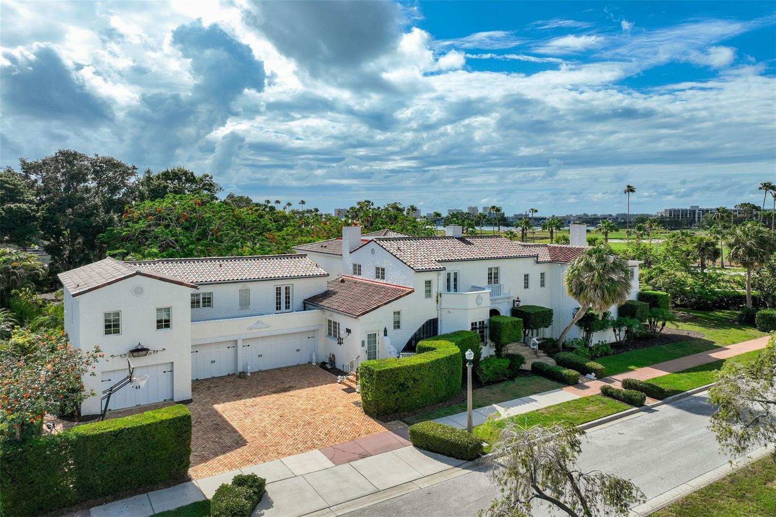 Image 31 of 31 For 1102 Palm View Avenue