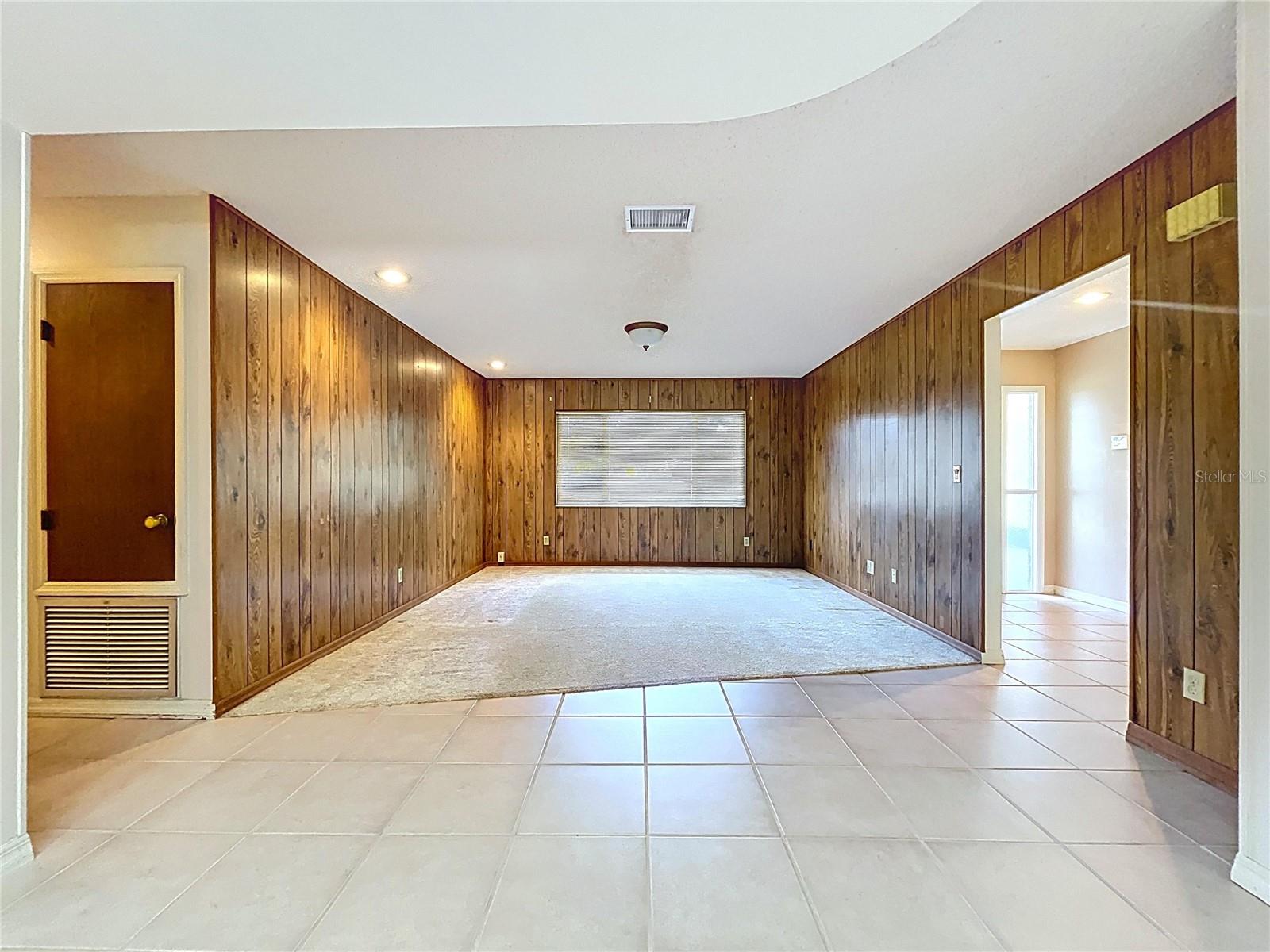 Image 12 of 31 For 422 Mahogany Drive