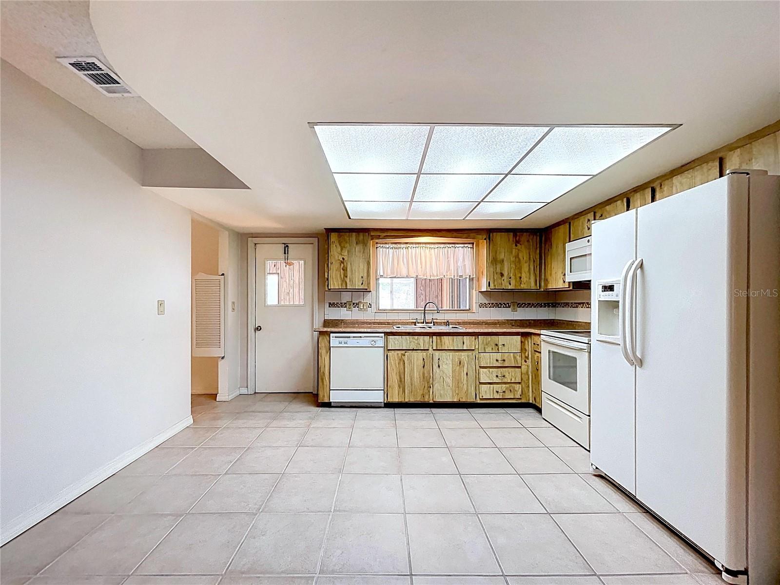 Image 5 of 31 For 422 Mahogany Drive