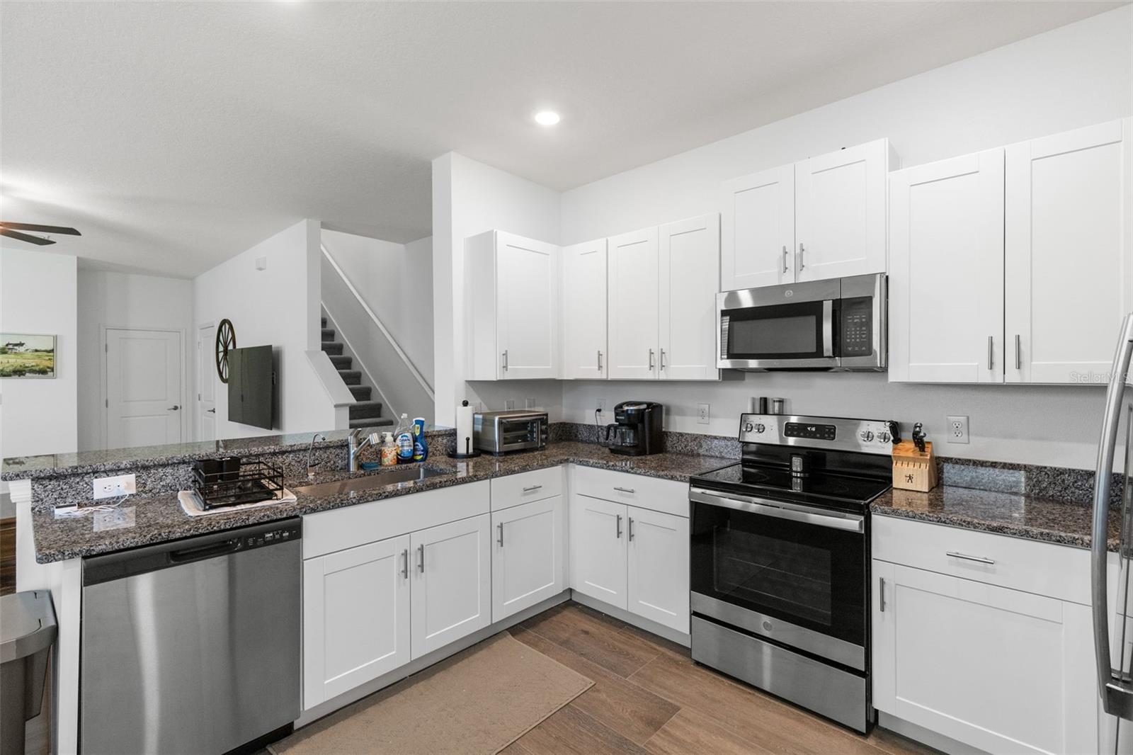 Image 16 of 30 For 6038 Shiner Street